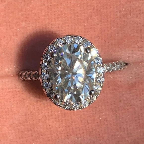 3.4ct tw oval VVS1 oval engagement ring moissanite - Picture 2 of 7